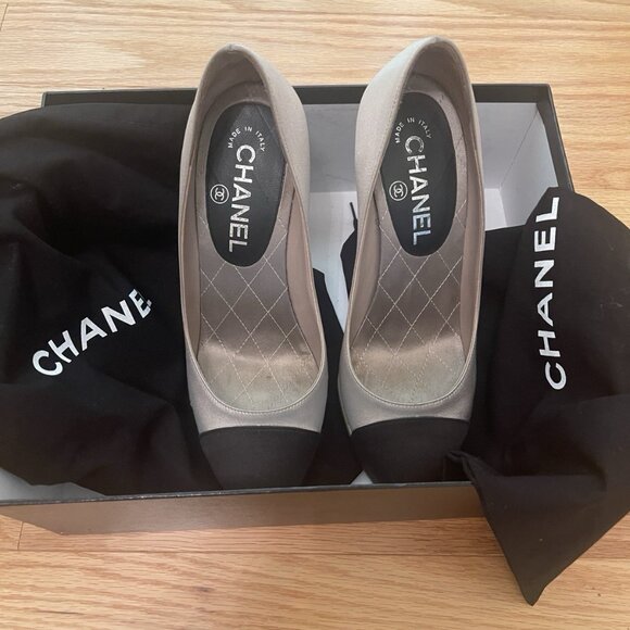 CHANEL Black Leather Satin Pumps Heels - Picture 15 of 15